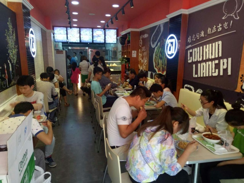 中式快餐在中国是很受欢迎的(图1)