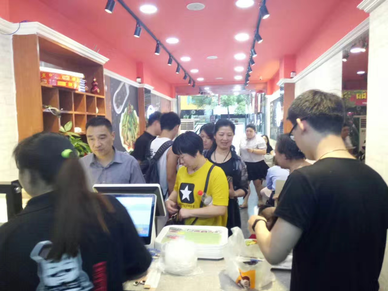 勾魂凉皮加盟多少钱?深入了解不会失望(图1) 勾魂凉皮加盟多少钱?深入了解不会失望