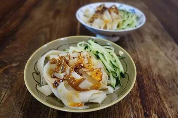 经营勾魂凉皮有多红火？一条一条说明白